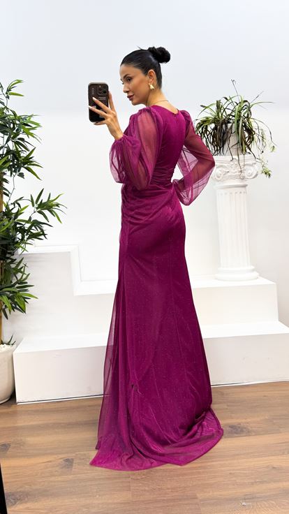 Robe de soirée argentée fuchsia à manches longues et col en V