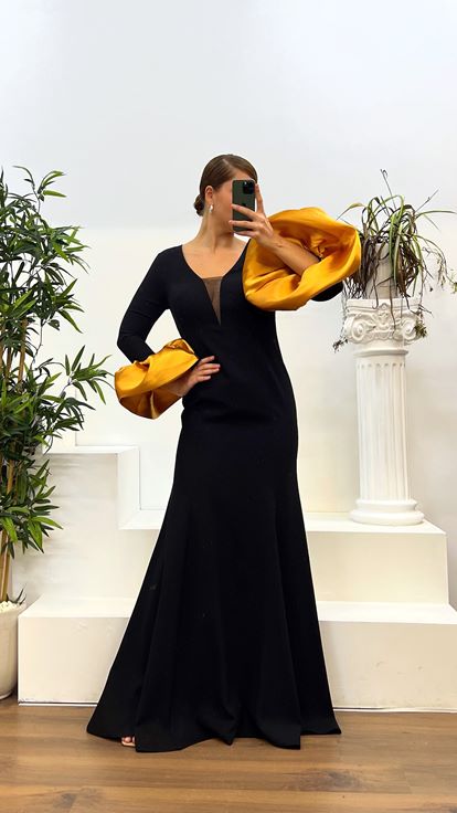 Kupferfarbenes Abendkleid in Übergröße mit V-Ausschnitt und Ärmeln