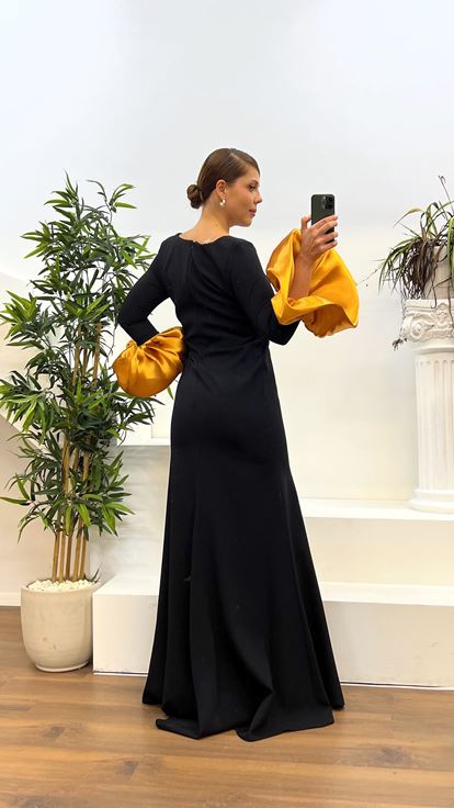 Kupferfarbenes Abendkleid in Übergröße mit V-Ausschnitt und Ärmeln