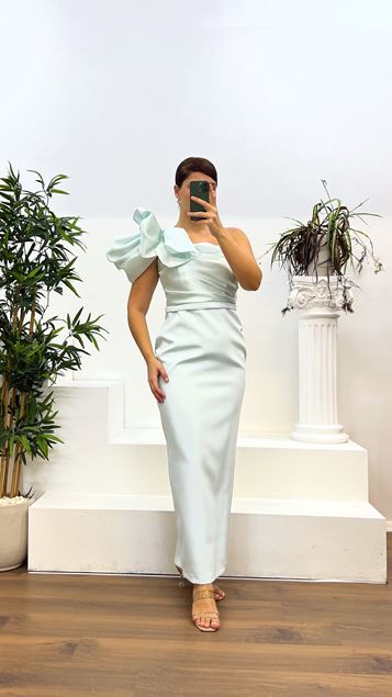 Mintgrünes One-Shoulder-Abendkleid in Übergröße