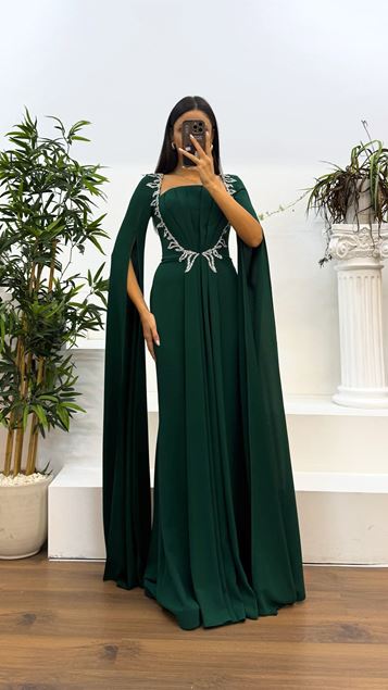 Abito da sera con dettagli ricamati con scollo quadrato Zumrut