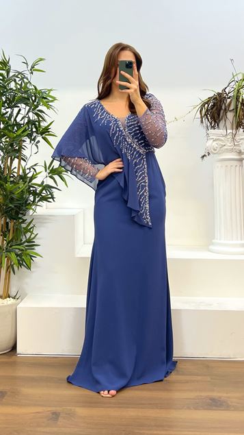 Indigoblaues, besticktes Abendkleid in Übergröße mit V-Ausschnitt