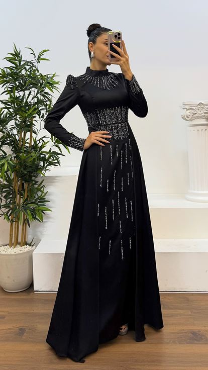 فستان سهرة حجاب من الساتان المطرز باللون الأسود