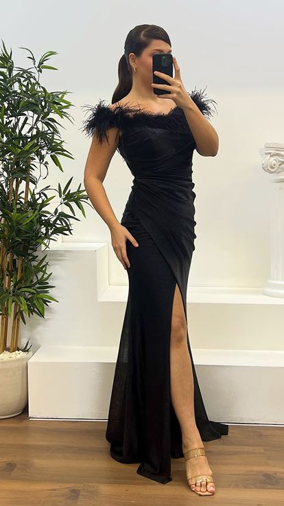 Black Boat Neck Feather Detail Plus Size Evening Dress