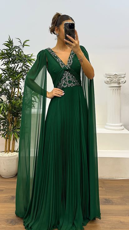 Zümrüt V Yaka Piliseli Kol Detay Abiye Elbise