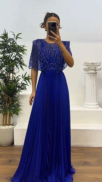 Abito da sera plissettato con dettaglio colletto Saks