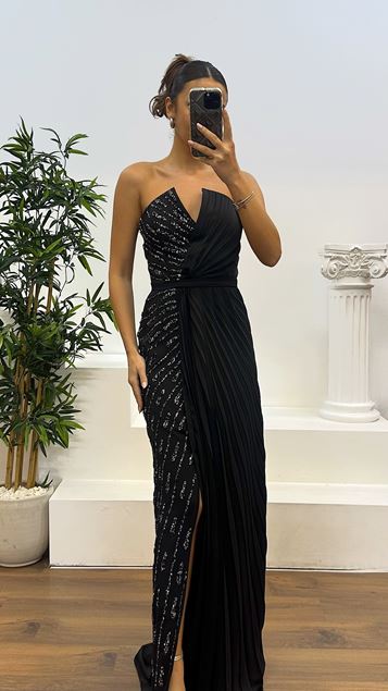 Schwarzes, trägerloses, besticktes, plissiertes Abendkleid