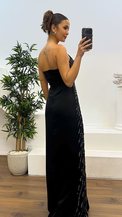 Siyah Straplez İşlemeli Piliseli Abiye Elbise