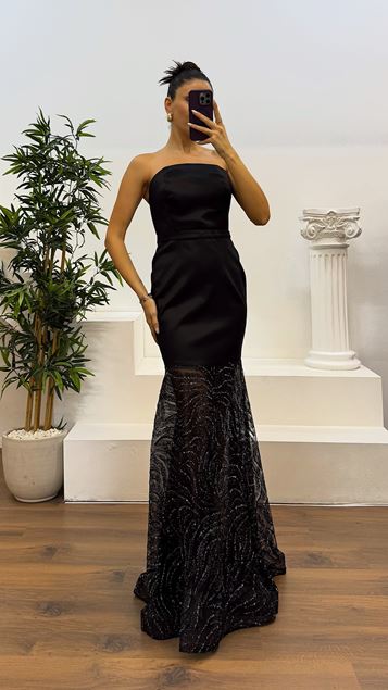 Schwarzes trägerloses Fischschwanz-Abendkleid mit Tülldetail