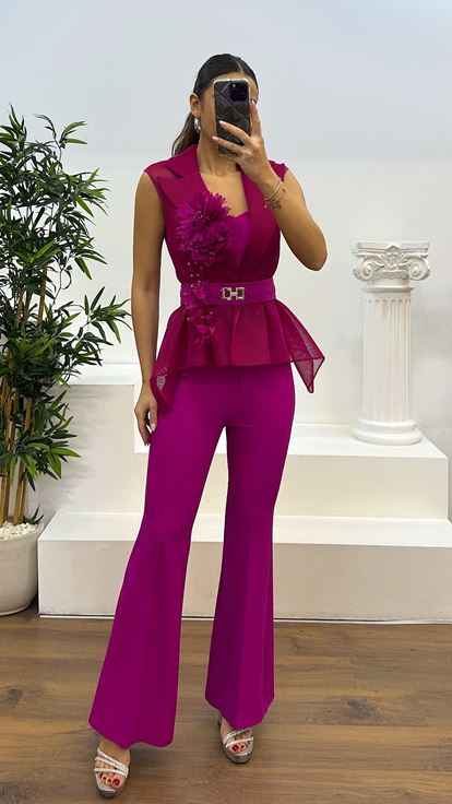 Ensemble robe de soirée fuchsia en résille et pantalon évasé