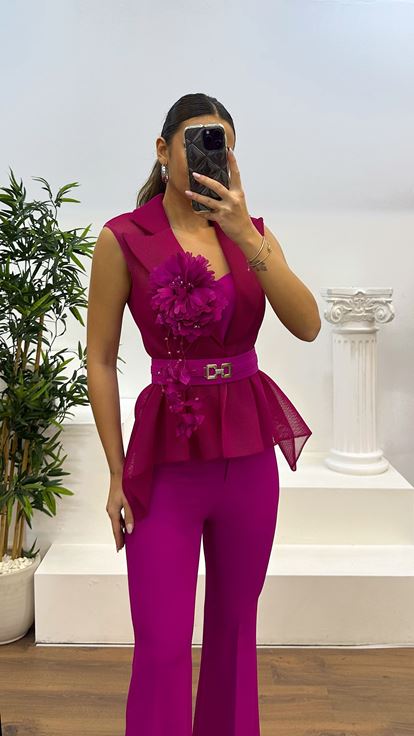 Ensemble robe de soirée fuchsia en résille et pantalon évasé