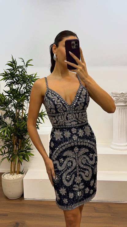 Robe de soirée courte à bretelles bleu marine brodée à la main