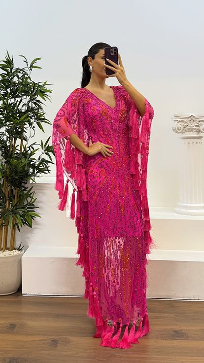 Neon Pembe V Yaka Püsküllü El İşlemesi Tasarım Abiye Elbise