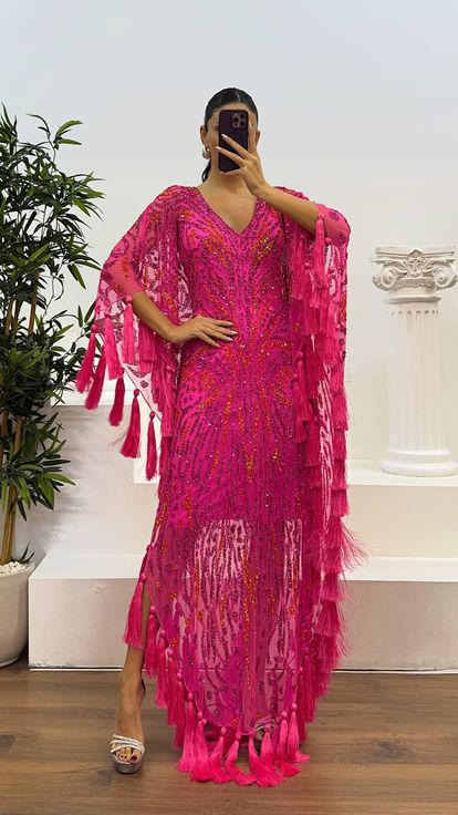 Neon Pembe V Yaka Püsküllü El İşlemesi Tasarım Abiye Elbise