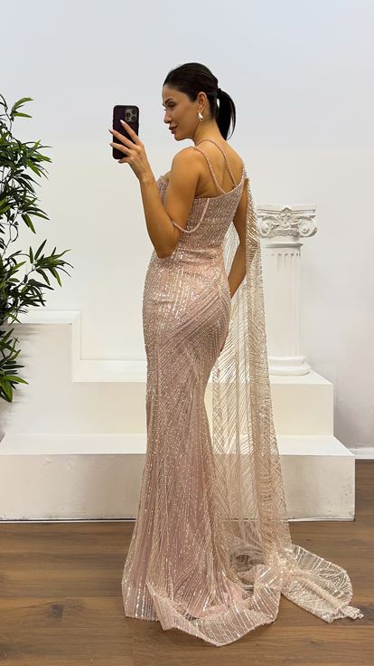 Rosafarbenes, einärmliges, besticktes Abendkleid