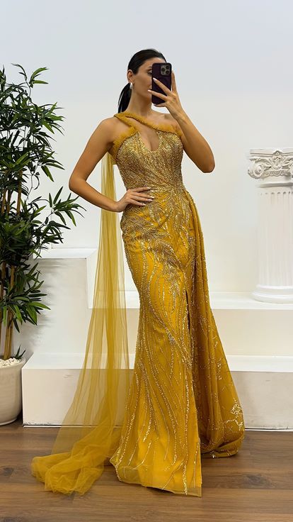 Robe de soirée orange à une épaule en tulle avec détails brodés