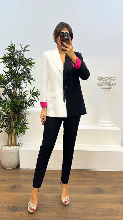 Fuchsiafarbener Anzug mit Quasten-Detail