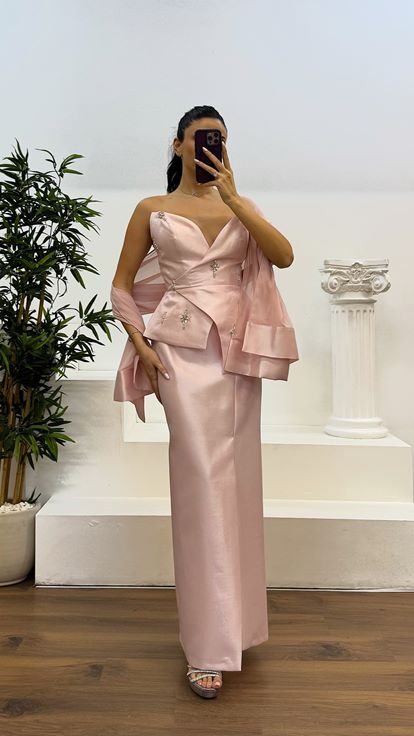 Powder Embroidered Detail Skirt Suit