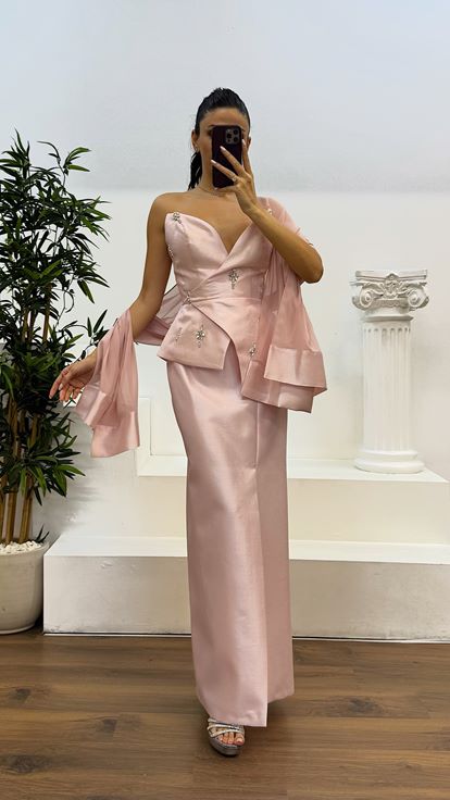 Powder Embroidered Detail Skirt Suit