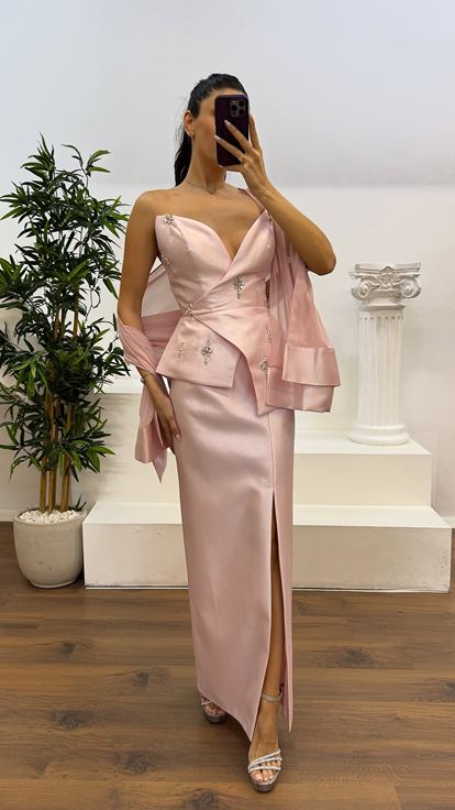 Powder Embroidered Detail Skirt Suit