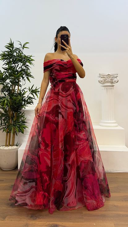 Red Boat Neck Tulle Evening Dress