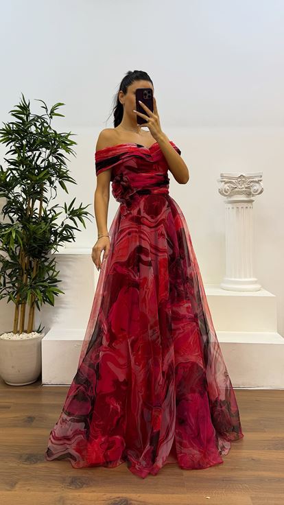 Red Boat Neck Tulle Evening Dress