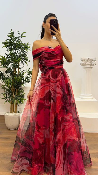 Red Boat Neck Tulle Evening Dress