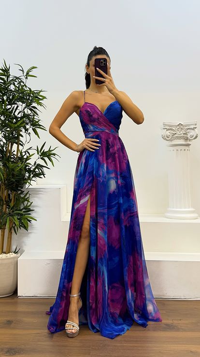 Abito da sera dettagliato trasparente con cinturino in corda Saks