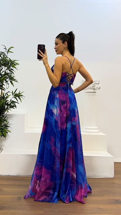 Abito da sera dettagliato trasparente con cinturino in corda Saks