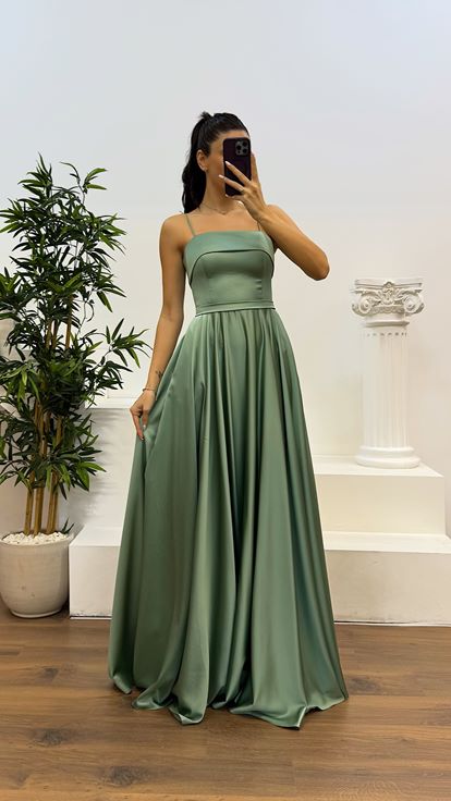 Robe de soirée en satin à bretelles en corde menthe