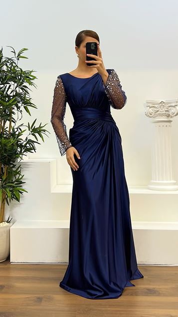 Marineblaues Abendkleid in Übergröße mit Ärmeldetail