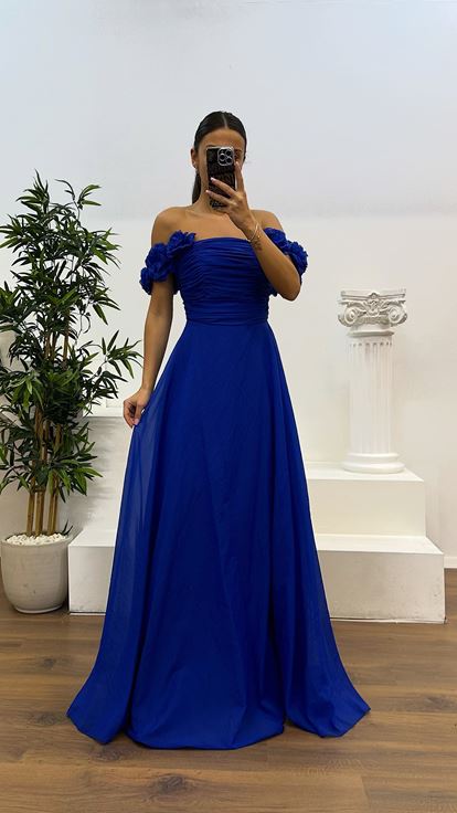 Sax - Robe de soirée à bretelles et détails fleuris