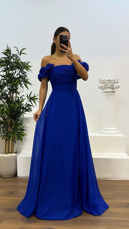 Sax - Robe de soirée à bretelles et détails fleuris