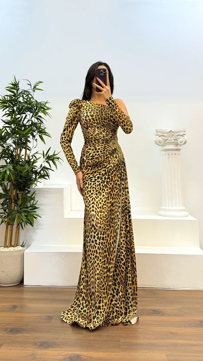 Abendkleid mit Leopardenmuster und einärmeligen Taillendetails