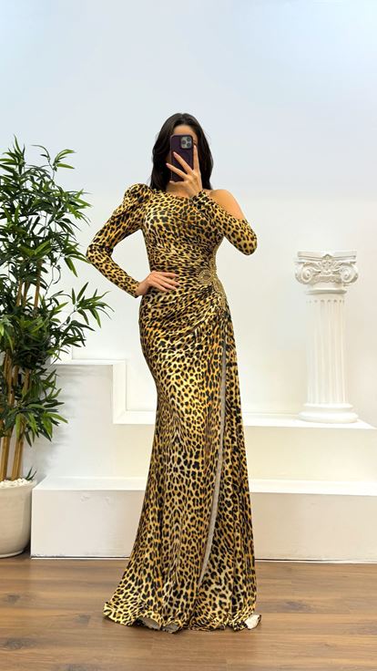 Abendkleid mit Leopardenmuster und einärmeligen Taillendetails