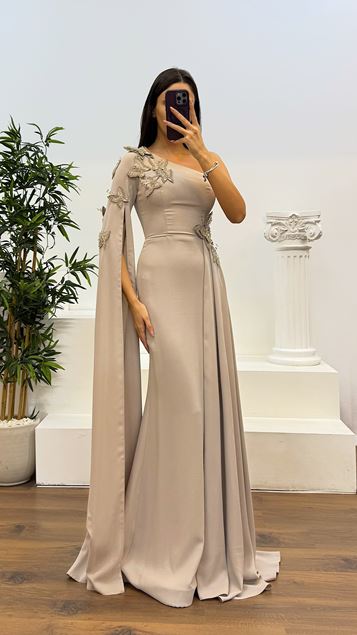 Robe de soirée asymétrique Stone à une manche