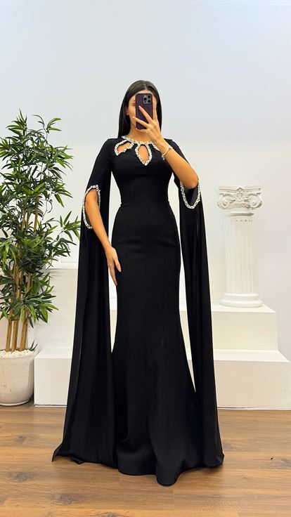Robe de soirée détaillée en pierre noire