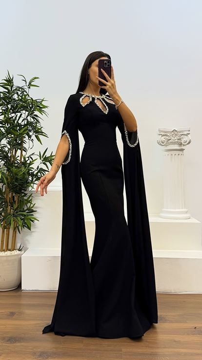Robe de soirée détaillée en pierre noire