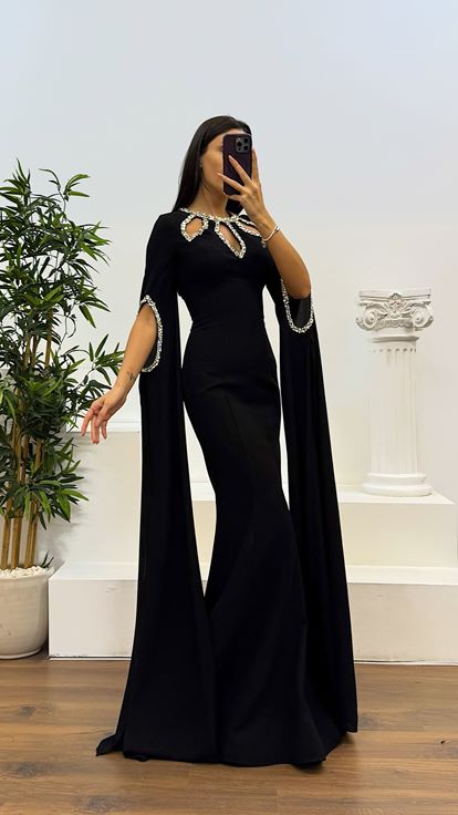 Robe de soirée détaillée en pierre noire