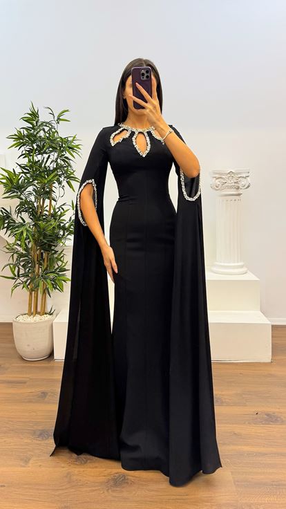 Robe de soirée détaillée en pierre noire