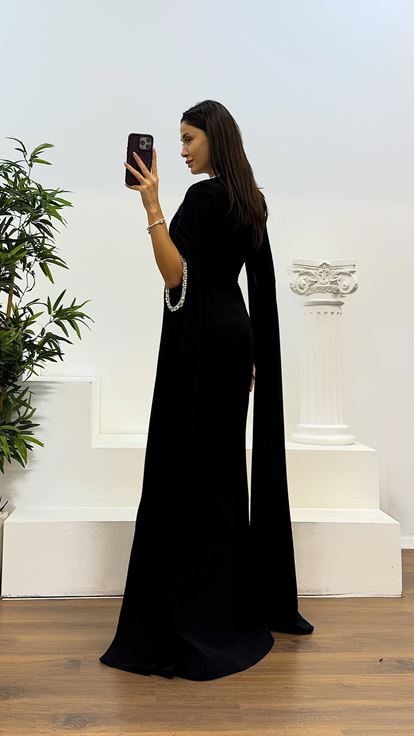 Robe de soirée détaillée en pierre noire