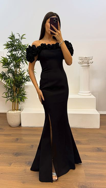 Siyah İp Askılı Yaka Gül Detay Abiye Elbise