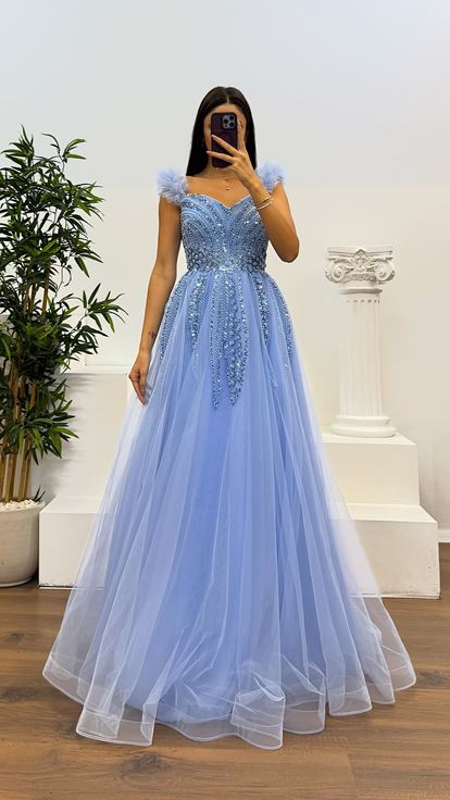 Vestido de noche azul bebé de tul sin tirantes con detalle de bordado