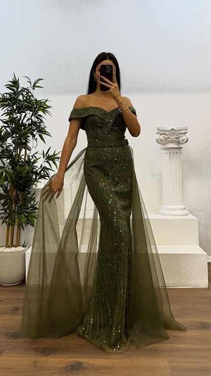 Haki Kayık Yaka İşlemeli Tül Abiye Elbise