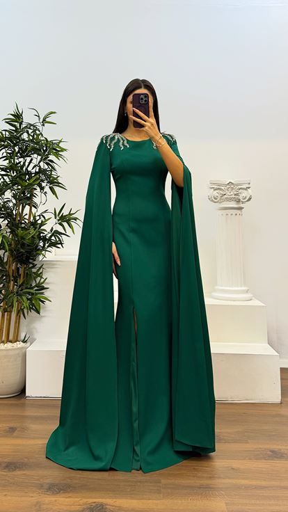 Zümrüt Omuz İşleme Detay Abiye Elbise