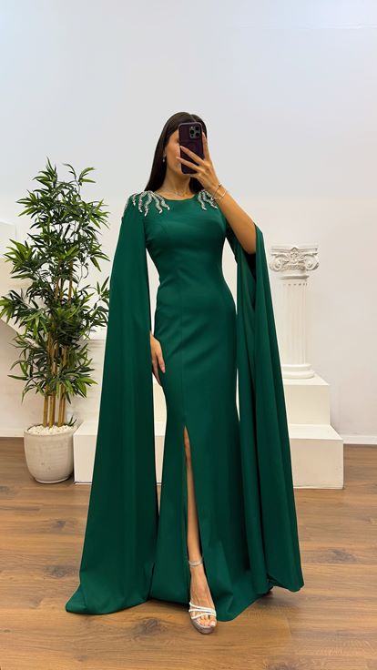 Zümrüt Omuz İşleme Detay Abiye Elbise