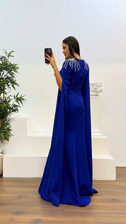 Abito da sera con dettaglio ricamo spalla Saks