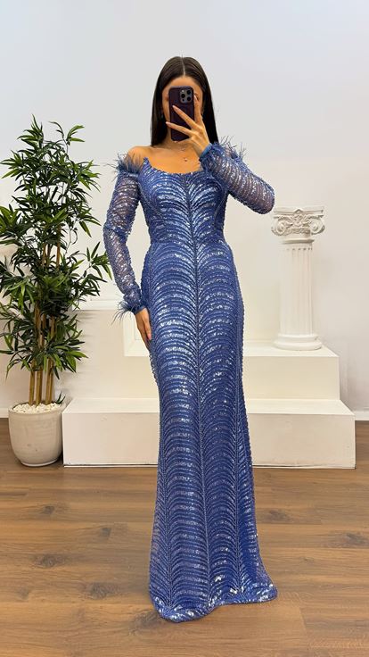 İndigo Kayık Yaka Tüy Detay İşlemeli Abiye Elbise