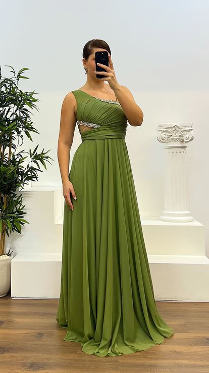 Vestido de noche de talla grande con detalle de piedras caqui