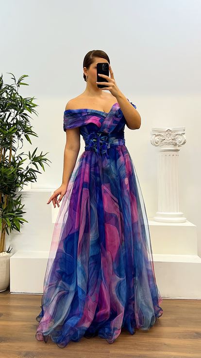 Abito da sera taglie forti in tulle fantasia con scollo a Madonna Saks